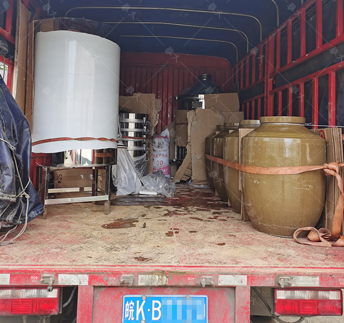 釀酒設備發(fā)貨