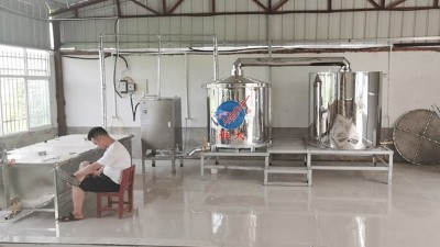 新型釀酒設備里到底藏著什么秘密，連釀酒老師傅都忙著換？