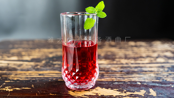 10萬(wàn)斤山楂不愁賣，用釀酒新設(shè)備將山楂釀成酒幫張哥增收