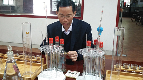 用釀酒蒸餾設(shè)備做酒，你不能不知道的白酒勾調(diào)基礎(chǔ)知識