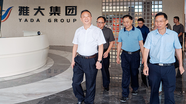 【巾幗英杰·優(yōu)秀楷?！垦糯罂偨?jīng)理胡明月 榮獲零陵區(qū)優(yōu)秀共產(chǎn)黨員稱號(hào)并作典型發(fā)言