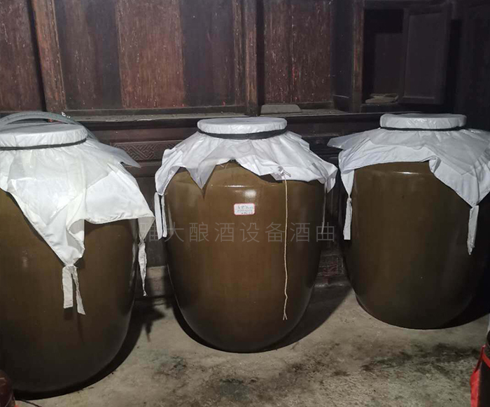 5.16古法工藝結(jié)合智能新型釀酒設(shè)備，輕松釀出美味高粱酒
