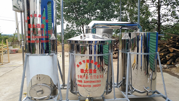 買(mǎi)套白酒蒸餾設(shè)備上門(mén)釀酒賺錢(qián)嗎？