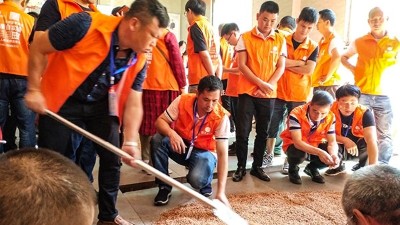 我應(yīng)該先學(xué)釀酒知識(shí)還是先買白酒蒸餾設(shè)備？