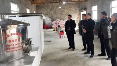 用白酒生產(chǎn)設(shè)備釀酒創(chuàng)業(yè)，該不該聽取親朋好友的意見？