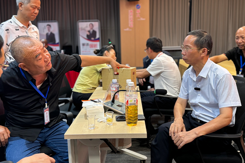 釀酒國匠胡順開、技術(shù)總監(jiān)蔣建明親臨品酒答疑