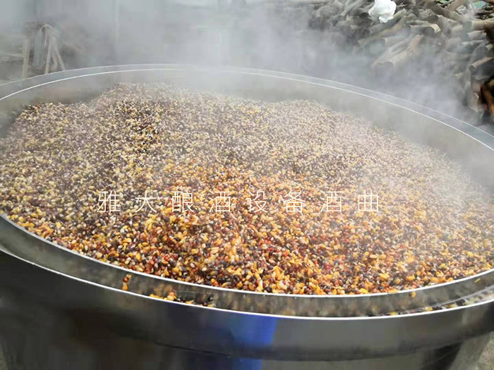 6.23不銹鋼釀酒設備蒸五糧酒 700