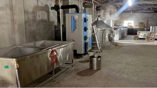 環(huán)保查得嚴(yán)酒廠被迫停產(chǎn)，耿總果斷引進(jìn)生物顆粒釀酒設(shè)備