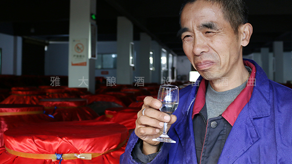 用小型燒酒設(shè)備釀的白酒上頭，揪出這一物還你健康美酒？