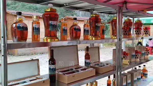 農(nóng)村到處可見的野果，用烤酒設(shè)備釀成酒有補(bǔ)腎固精的功效！