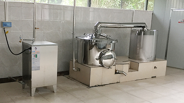 用電加熱釀酒設備做固態(tài)酒，怎樣做好場地衛(wèi)生？