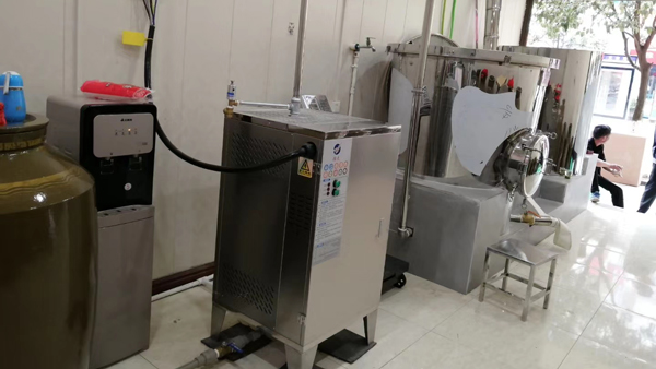 夫唱婦隨，引進(jìn)釀酒設(shè)備技術(shù)，夫妻雙雙把酒釀！