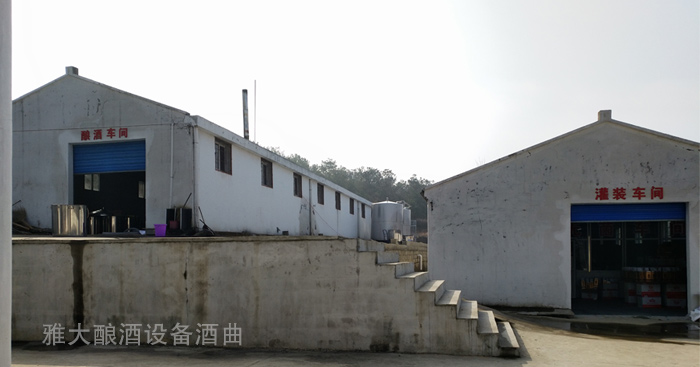 927雅大學員引進大型釀酒設(shè)備，擴大酒廠規(guī)模
