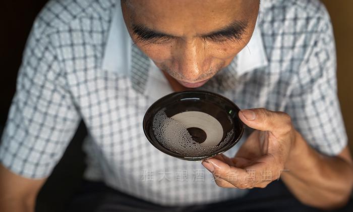 瞬時(shí)性苦味可增加白酒的豐滿(mǎn)