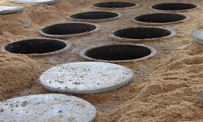 31-20年老師傅用雅大小型酒廠釀酒設(shè)備、地缸釀出“最干凈的酒”2