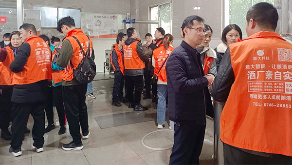 為什么那么多人選擇年后來雅大釀酒設(shè)備廠家考察？