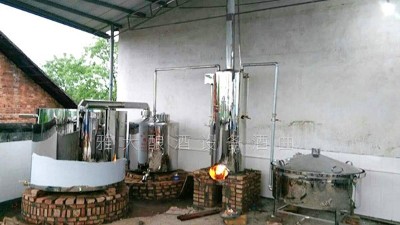 在農(nóng)村開小型酒廠有錢途嗎?小型釀酒設(shè)備靠譜嗎？