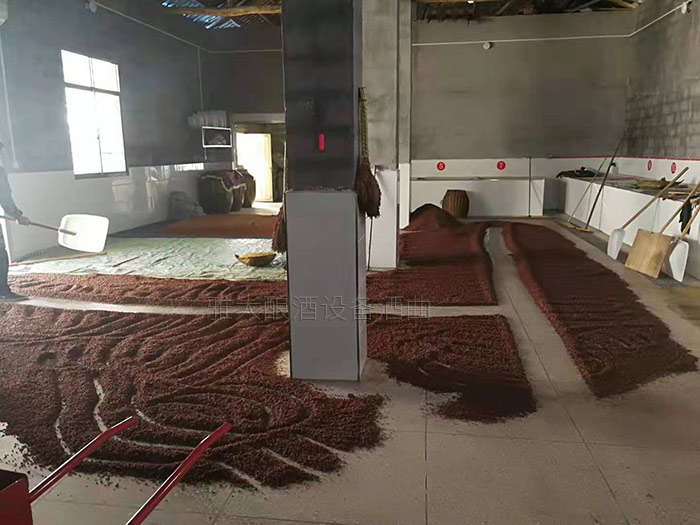 1.7雅大學(xué)員釀酒作坊——發(fā)酵、蒸餾全程可參觀