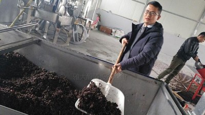 40噸拐棗爛在樹上賣不掉，用雅大蒸酒設(shè)備釀成酒，每瓶賣288元！