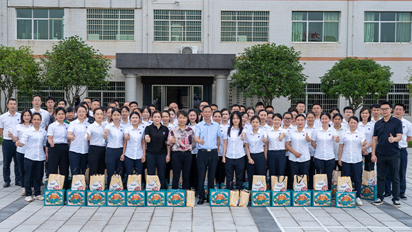 【繽紛端陽(yáng)·濃情粽意】雅大端午節(jié)日 慰問職工“別樣暖心”