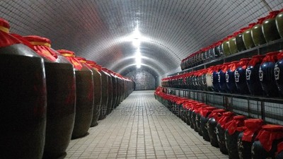 用白酒生產(chǎn)設(shè)備做窖藏酒，怎樣儲(chǔ)存才能保證不“跑酒”？
