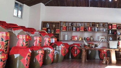 在農(nóng)村弄套全自動釀酒設(shè)備開小酒坊，自產(chǎn)自銷年賺十幾萬沒問題