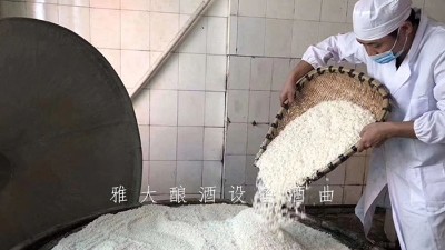 用小型蒸酒設備釀酒如做人，差一個時辰，那都不叫酒