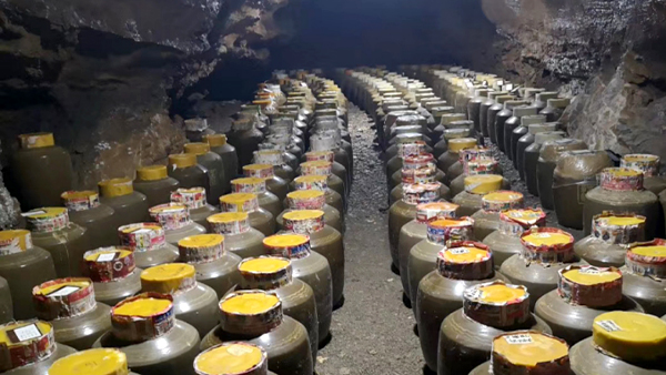 以“存新酒，喝老酒”營(yíng)銷策略引領(lǐng)白酒市場(chǎng)新潮流