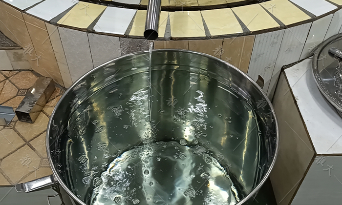 掐頭去尾、按質(zhì)摘酒