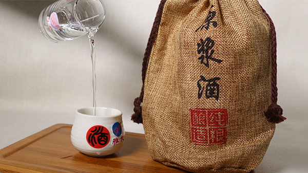 用小型釀酒設備釀造的白酒，為什么能品出花果香？