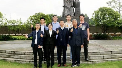 中國勁酒技術(shù)團(tuán)隊(duì)造訪湖南雅大，探討酒用雜交糯高粱釀造技藝！