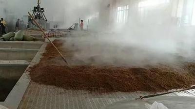 用燒酒設(shè)備做酒多年的老師傅告訴你，窖池應(yīng)這樣搭建與維護！