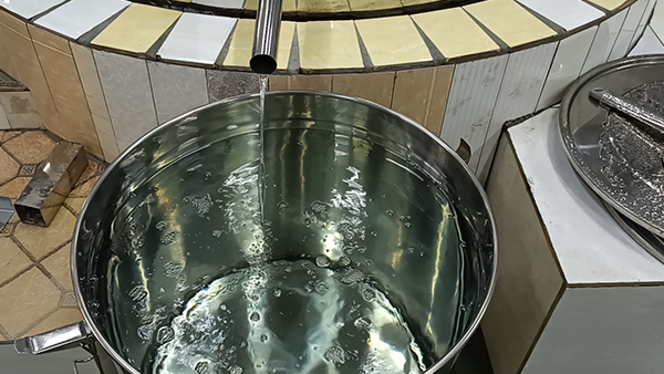 烤酒設(shè)備釀造的純糧酒到底有什么魅力？