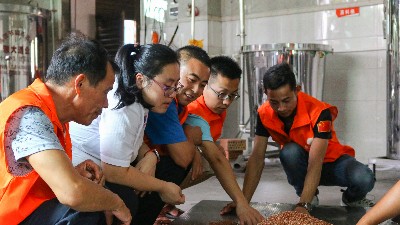 開酒坊是先學釀酒技術(shù)還是先買燒酒設備？