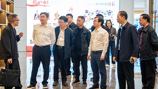 強(qiáng)職能·優(yōu)服務(wù)·促提升 | 市人大黨組成員、副主任提名人選李天明率隊(duì)赴雅大調(diào)研