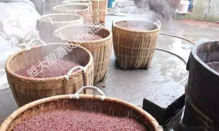 4.23傳統(tǒng)酒坊釀出來的高粱酒口感好，但品種單一