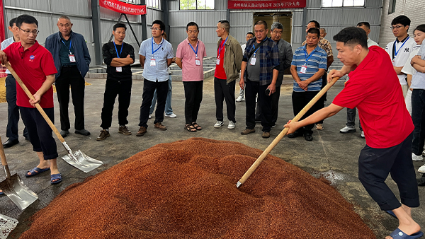 開酒廠怕技術(shù)不過關(guān)？老師傅手把手教，少花冤枉錢！