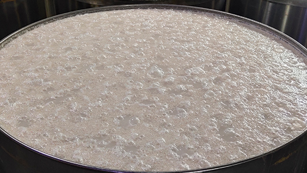 用小型釀酒設(shè)備做酒，哪種釀酒工藝出酒多？