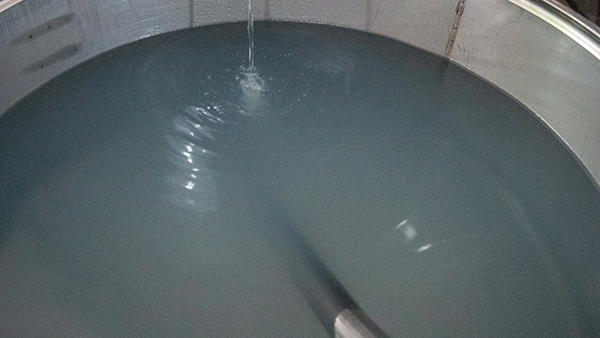 用烤酒設(shè)備做低度酒，可以用尾酒降度嗎？