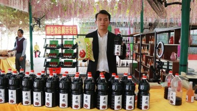 桑葚熟了，用果酒釀酒設(shè)備將它釀成酒營養(yǎng)又健康