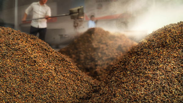 雅大酒曲+清香大曲雙曲釀酒工藝，提升酒的香氣和層次