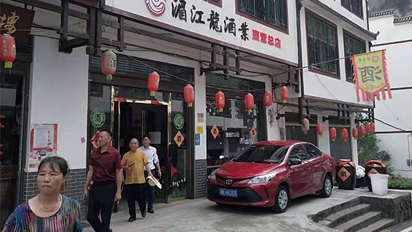 開一個小酒坊投入多少？新手開酒坊釀酒設備怎么選？